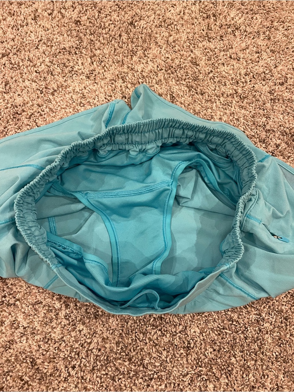 Lululemon Electric Turquoise Hotty Hot Low-Rise Lined Short 4" Size 8 - Picture 4 of 8